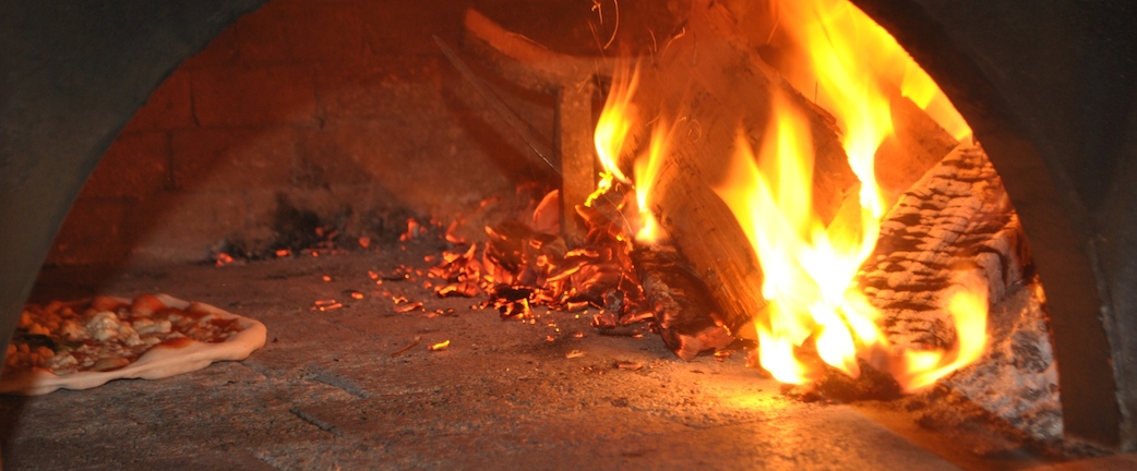 Four à bois de la pizzeria